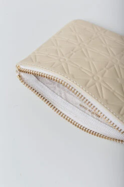 Comme Des Garçons – Wallet Embossed Line SA810E – Ecru