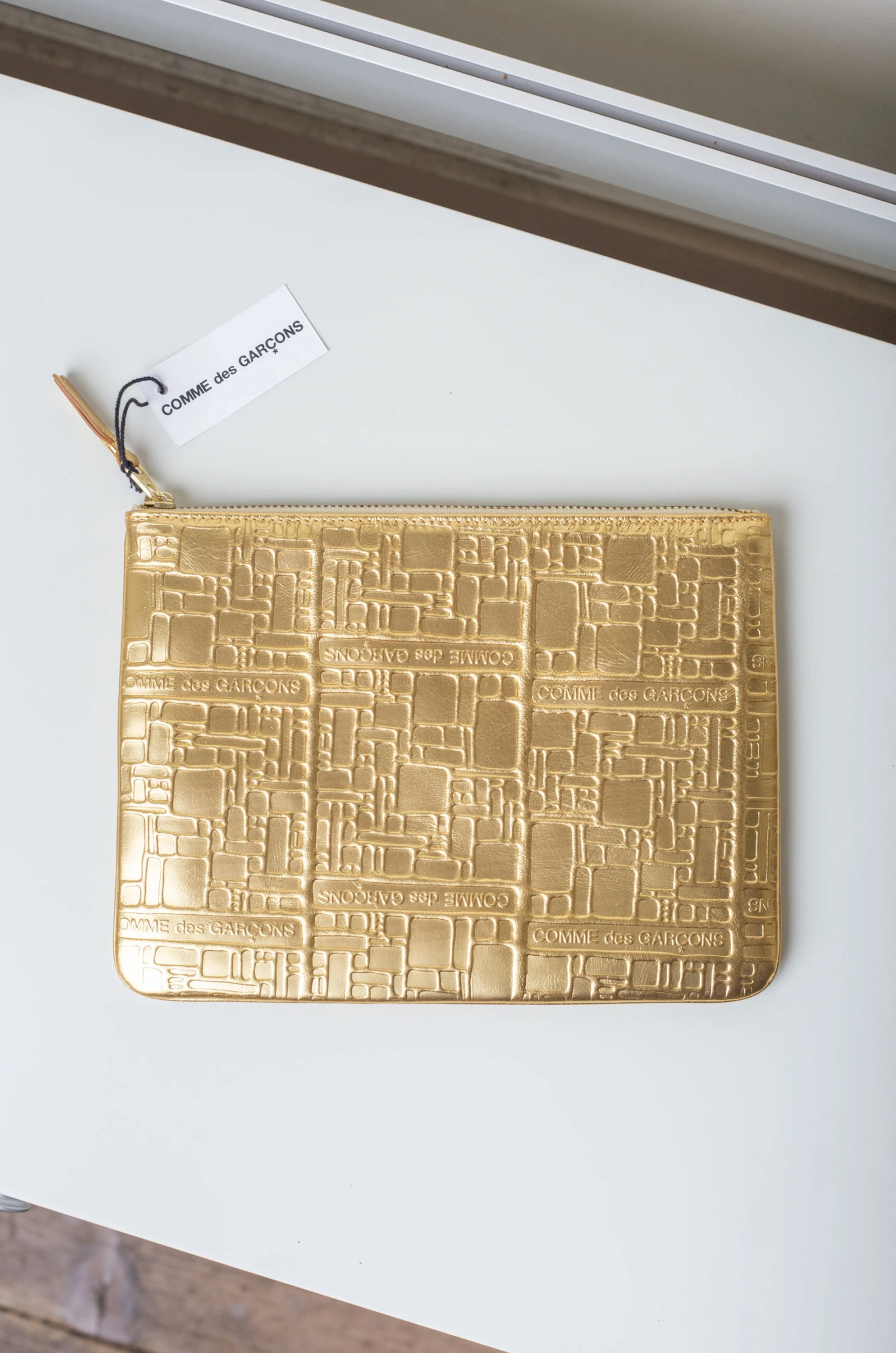 Comme Des Garçons – Wallet Logotype SA5100EG – Gold 5 Comme Des Garçons – Wallet Logotype SA5100EG – Gold – Image 3