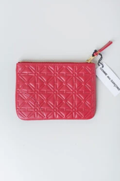 Comme Des Garçons – Wallet Embossed Line SA810E – Red -Salomon Boutique rdv cdg 20 scaled 2