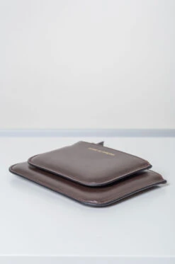 Comme Des Garçons – Wallet 8100OP – Brown 8 Comme Des Garçons – Wallet 8100OP – Brown -Salomon Boutique rdv cdg 68 scaled 1