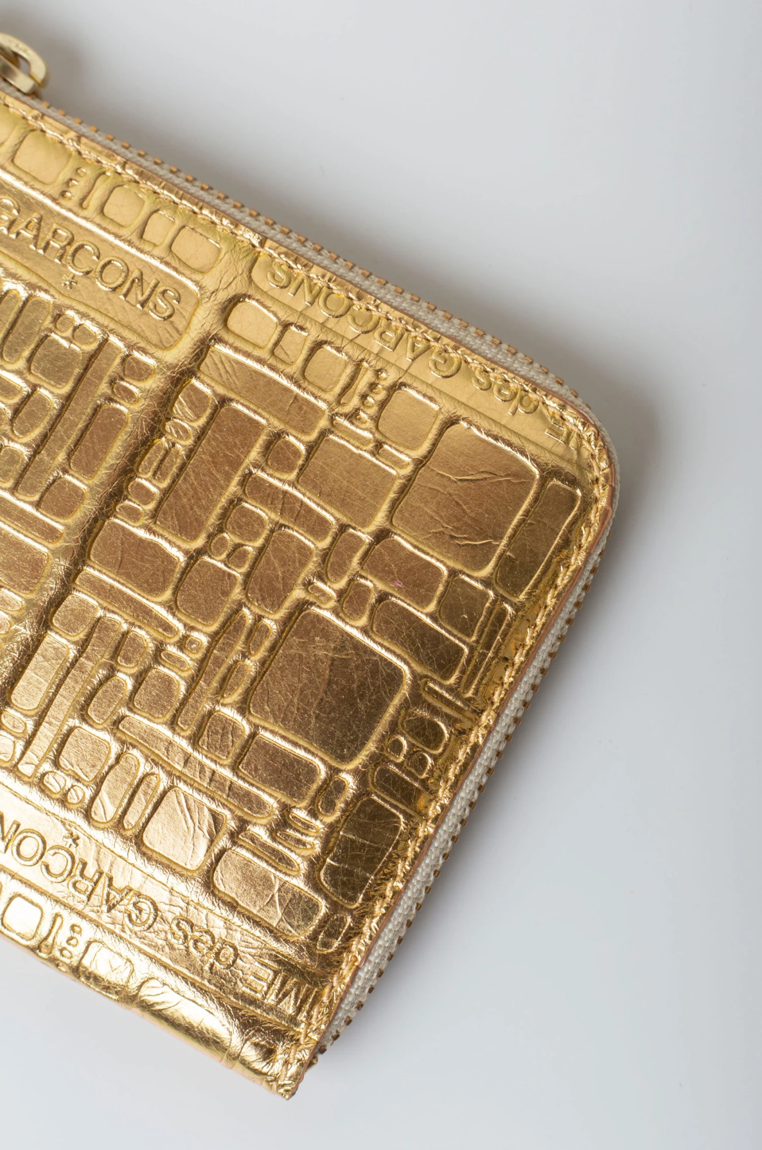 Comme Des Garçons – Wallet Logotype SA3100EG – Gold 3 Comme Des Garçons – Wallet Logotype SA3100EG – Gold