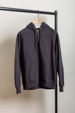 Comoli – Hoodie Z01-05004 – Fade Black 10 Comoli – Hoodie Z01-05004 – Fade Black -Salomon Boutique rdv comoli 12 scaled 2