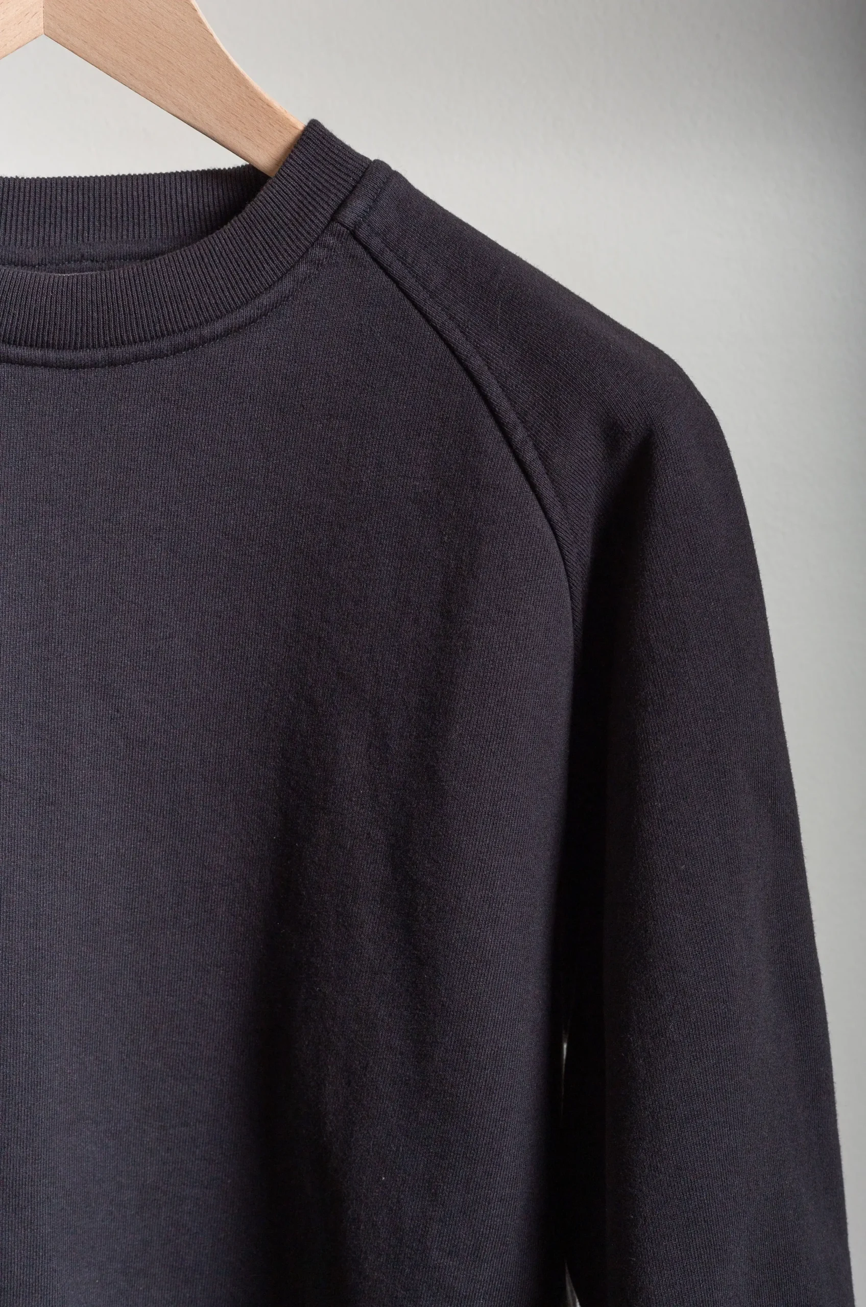 Comoli – Sweat Shirt Z01-05002 – Fade Black 7 Comoli – Sweat Shirt Z01-05002 – Fade Black – Image 5