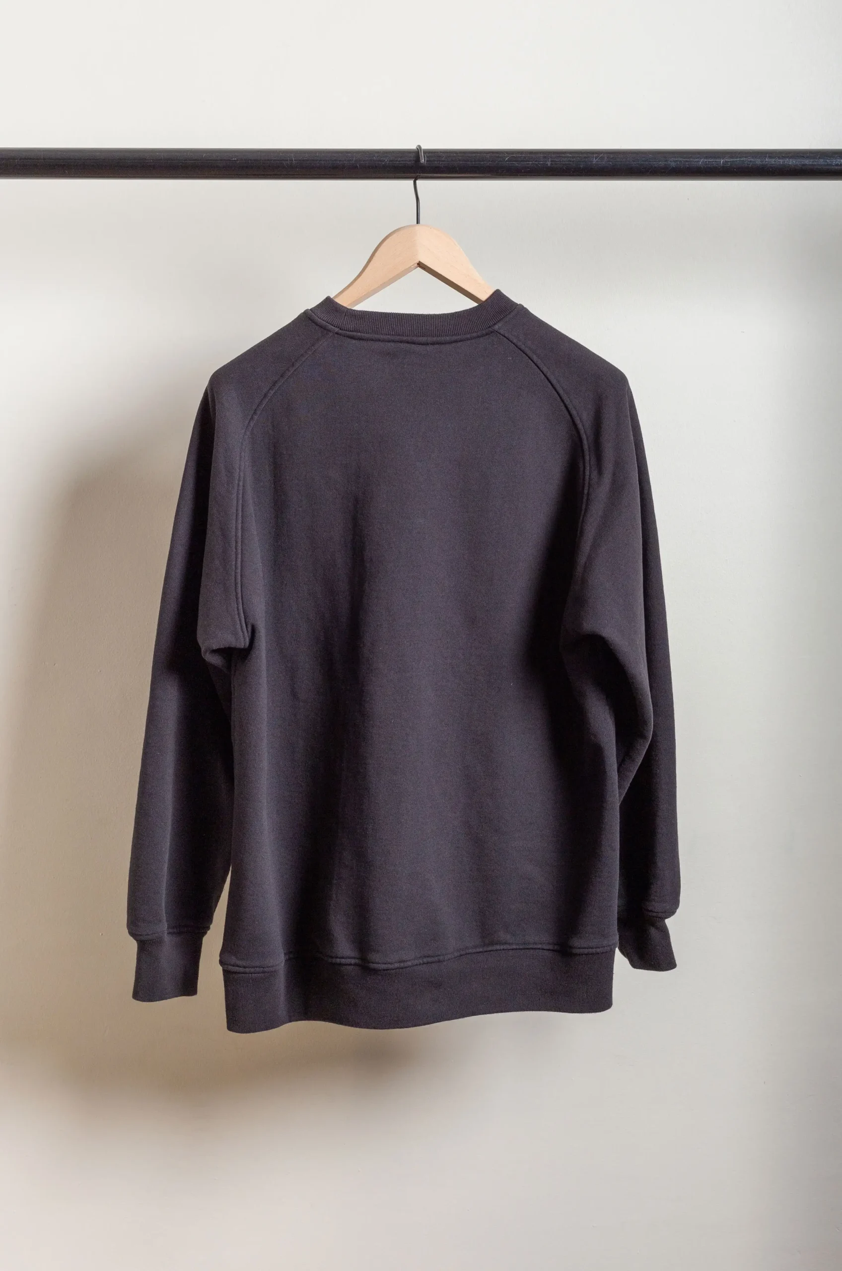 Comoli – Sweat Shirt Z01-05002 – Fade Black 8 Comoli – Sweat Shirt Z01-05002 – Fade Black – Image 6