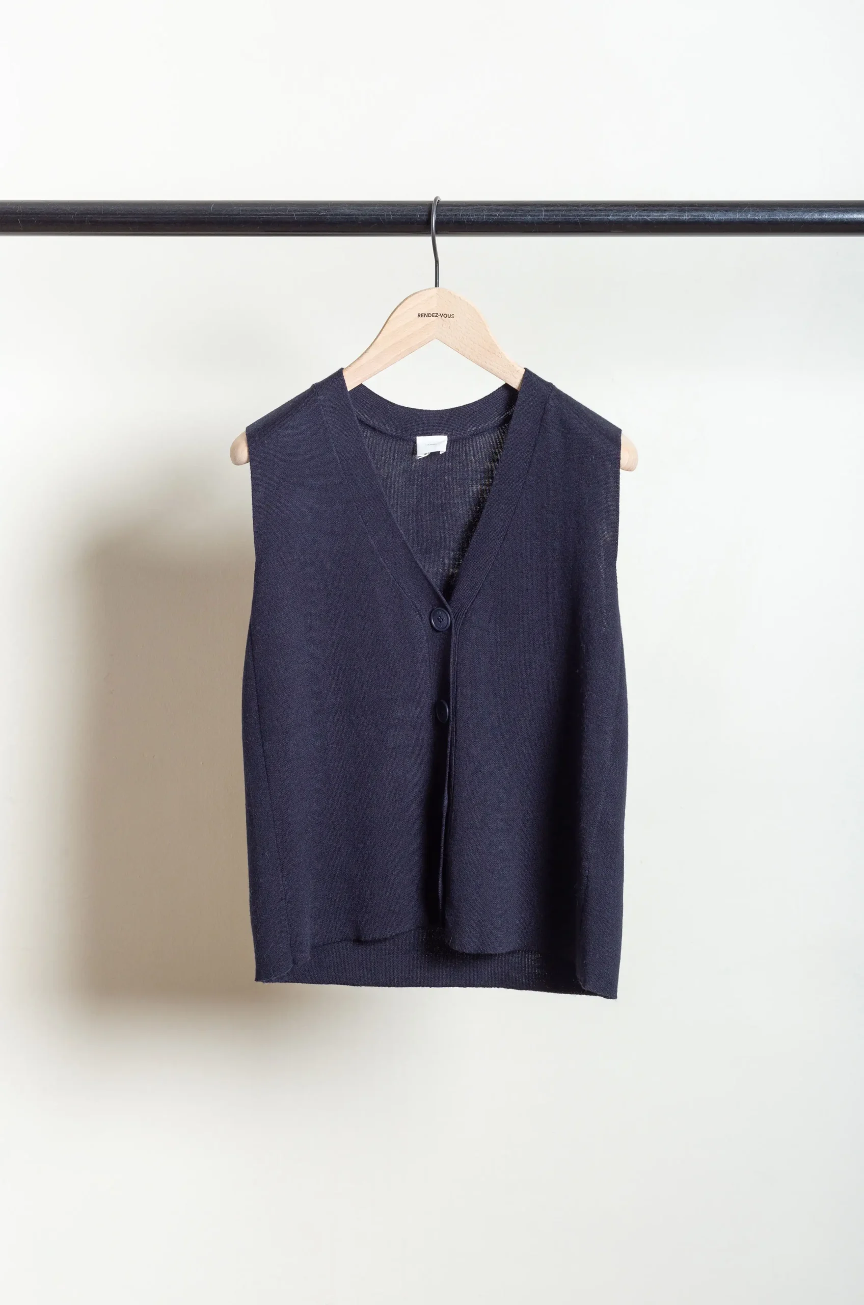 C.T. Plage – Ladies V-neck Sleeveless Cardigan – CT25108-75- B.Navy 5 C.T. Plage – Ladies V-neck Sleeveless Cardigan – CT25108-75- B.Navy – Image 3