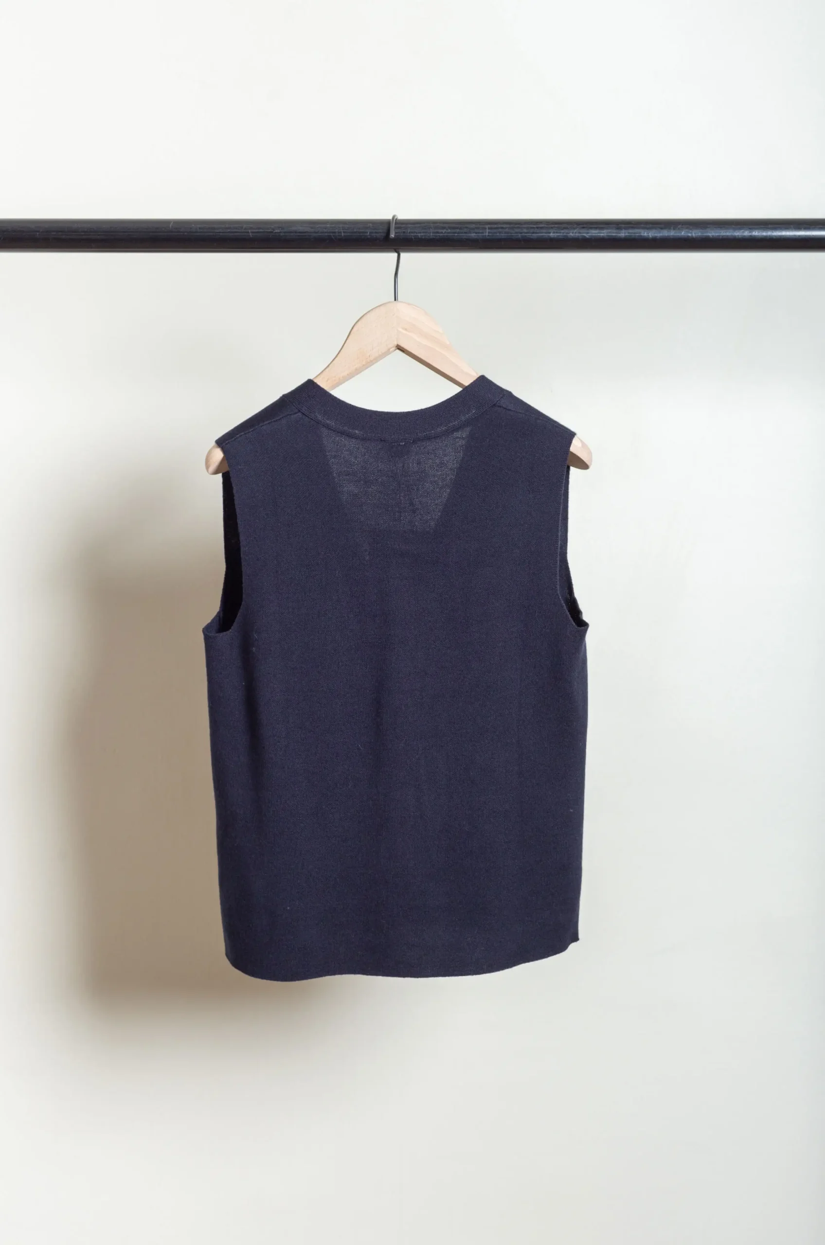 C.T. Plage – Ladies V-neck Sleeveless Cardigan – CT25108-75- B.Navy 8 C.T. Plage – Ladies V-neck Sleeveless Cardigan – CT25108-75- B.Navy – Image 6