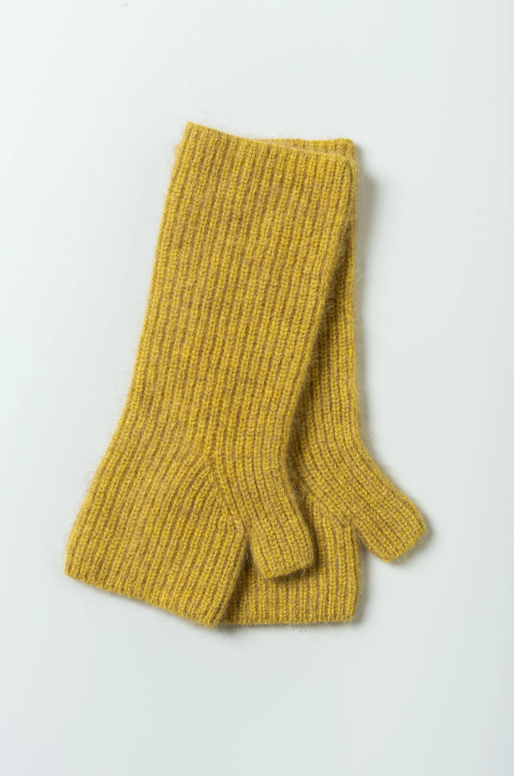 C.T. Plage – Ladies Arm Warmer 5565L-52 – Yellow 5 C.T. Plage – Ladies Arm Warmer 5565L-52 – Yellow – Image 3