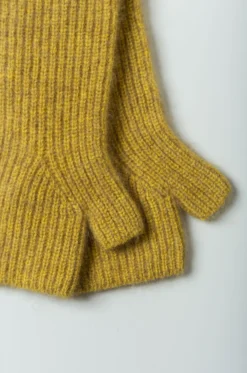 C.T. Plage – Ladies Arm Warmer 5565L-52 – Yellow 9 C.T. Plage – Ladies Arm Warmer 5565L-52 – Yellow -Salomon Boutique rdv ct plage 60 scaled 1