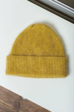 C.T. Plage – Ladies Beanie 5529L -14- Yellow 8 C.T. Plage – Ladies Beanie 5529L -14- Yellow -Salomon Boutique rdv ct plage 61 scaled 1