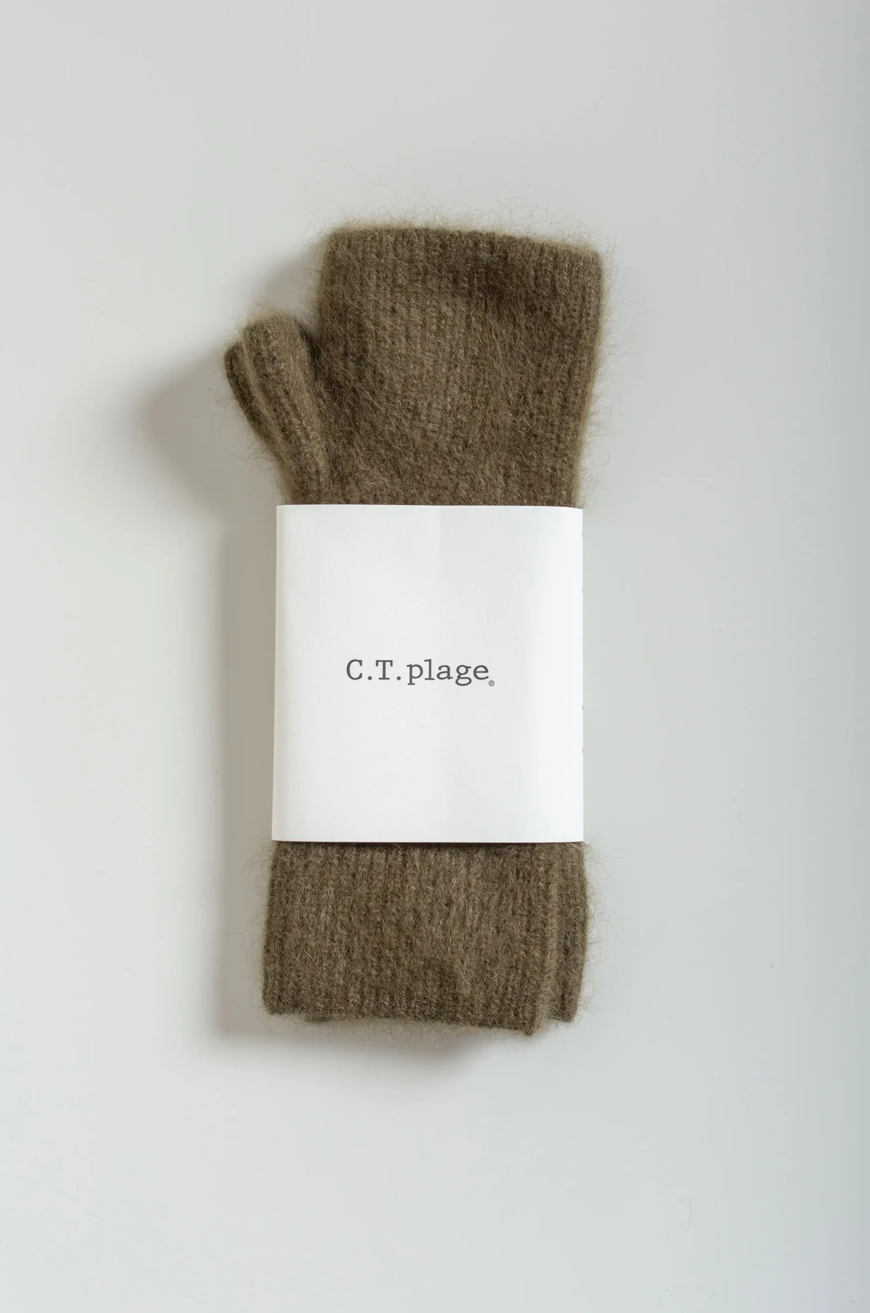 C.T. Plage – Ladies Arm Warmer 5565K-66 – Olive 4 C.T. Plage – Ladies Arm Warmer 5565K-66 – Olive – Image 2