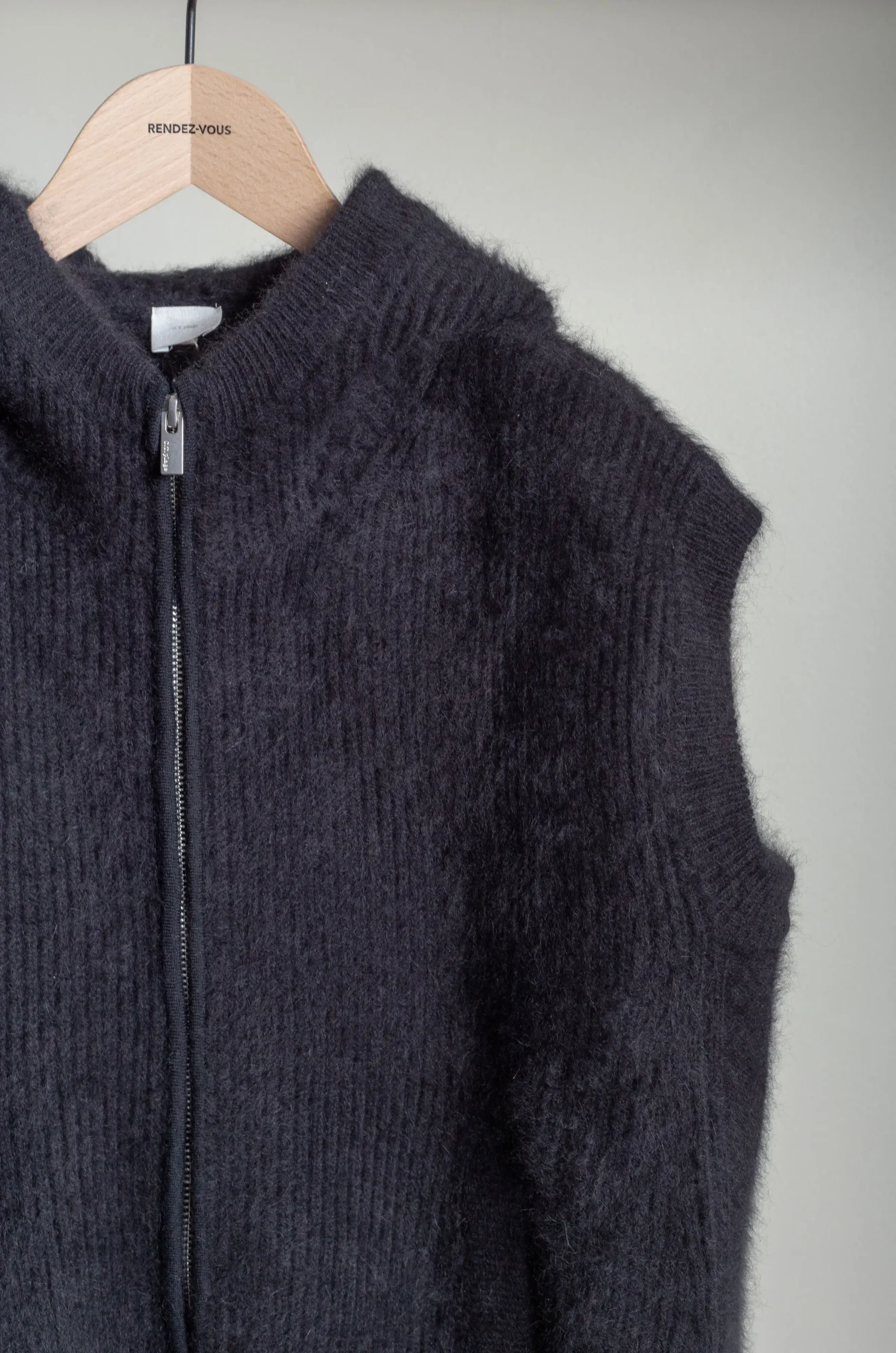 C.T. Plage – Ladies Hood Vest CT24322-15 – Black 5 C.T. Plage – Ladies Hood Vest CT24322-15 – Black – Image 3