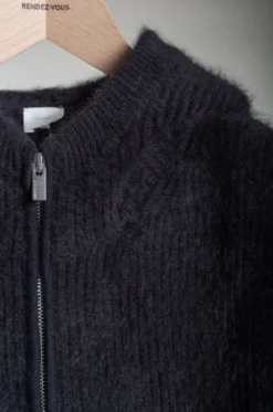 C.T. Plage – Ladies Hood Vest CT24322-15 – Black 11 C.T. Plage – Ladies Hood Vest CT24322-15 – Black -Salomon Boutique rdv ctplage 28 scaled 1