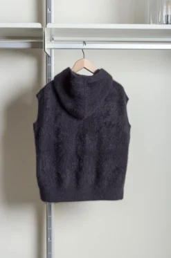 C.T. Plage – Ladies Hood Vest CT24322-15 – Black 12 C.T. Plage – Ladies Hood Vest CT24322-15 – Black -Salomon Boutique rdv ctplage 29 scaled 1