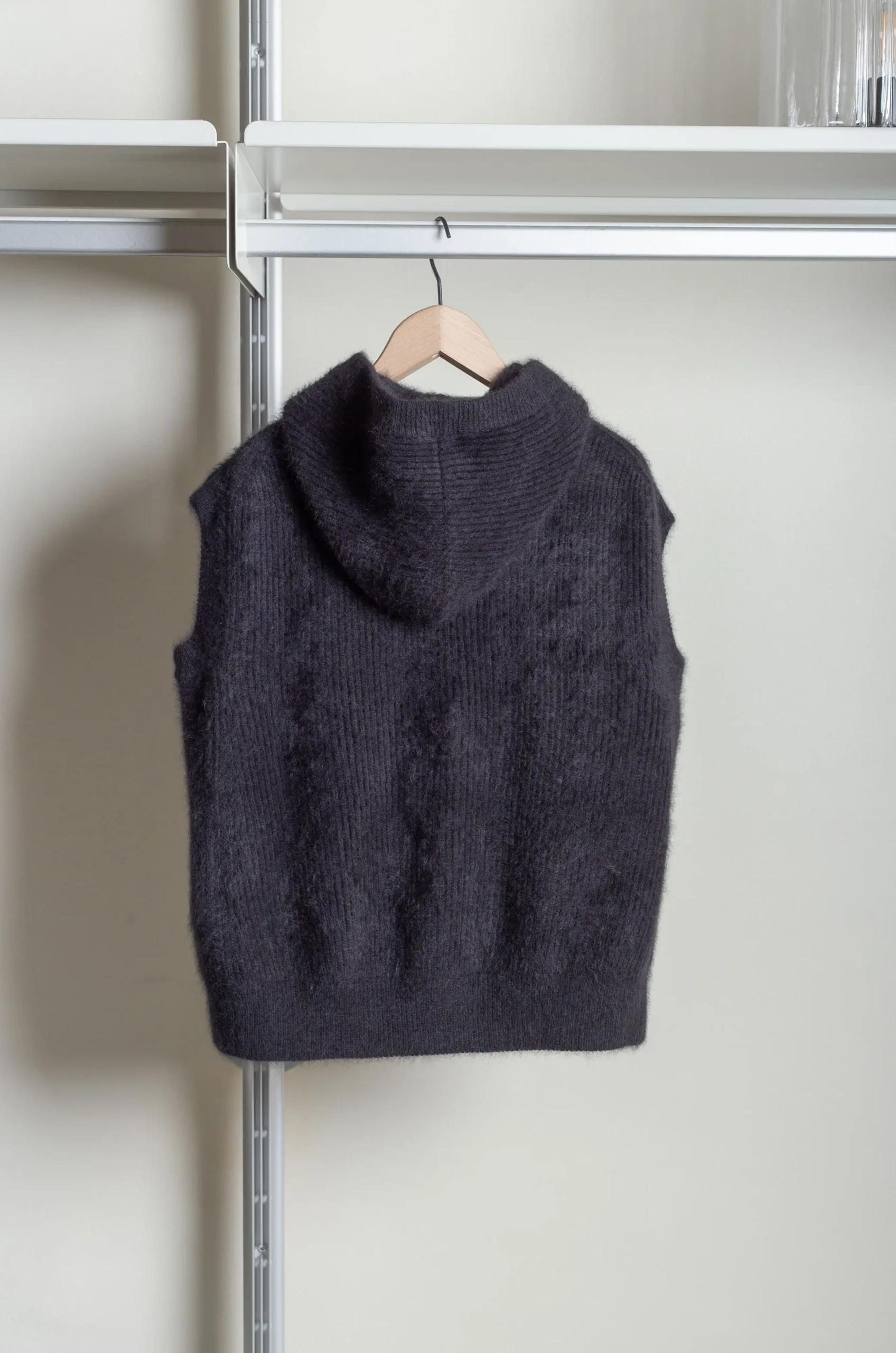 C.T. Plage – Ladies Hood Vest CT24322-15 – Black 7 C.T. Plage – Ladies Hood Vest CT24322-15 – Black – Image 5