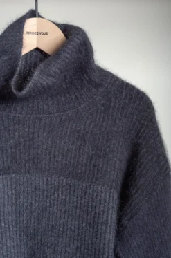 C.T. Plage – Ladies High Neck Longsleeve Pullover CT24330-1515 – Black 9 C.T. Plage – Ladies High Neck Longsleeve Pullover CT24330-1515 – Black -Salomon Boutique rdv ctplage 76 scaled 1