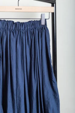 Eleph – Kite Skirt C6010508 – Navy -Salomon Boutique rdv eleph 18 scaled 1