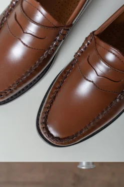G.H.BASS – Weejuns Penny Loafers – Cognac Leather 11 G.H.BASS – Weejuns Penny Loafers – Cognac Leather -Salomon Boutique rdv ghbass 04 scaled 1