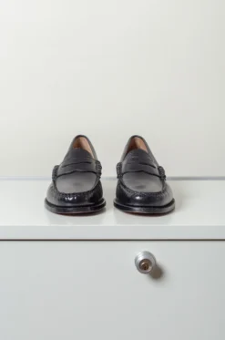 G.H.BASS – Weejuns Penny Loafers – Black Leather 10 G.H.BASS – Weejuns Penny Loafers – Black Leather -Salomon Boutique rdv ghbass 13 scaled 1