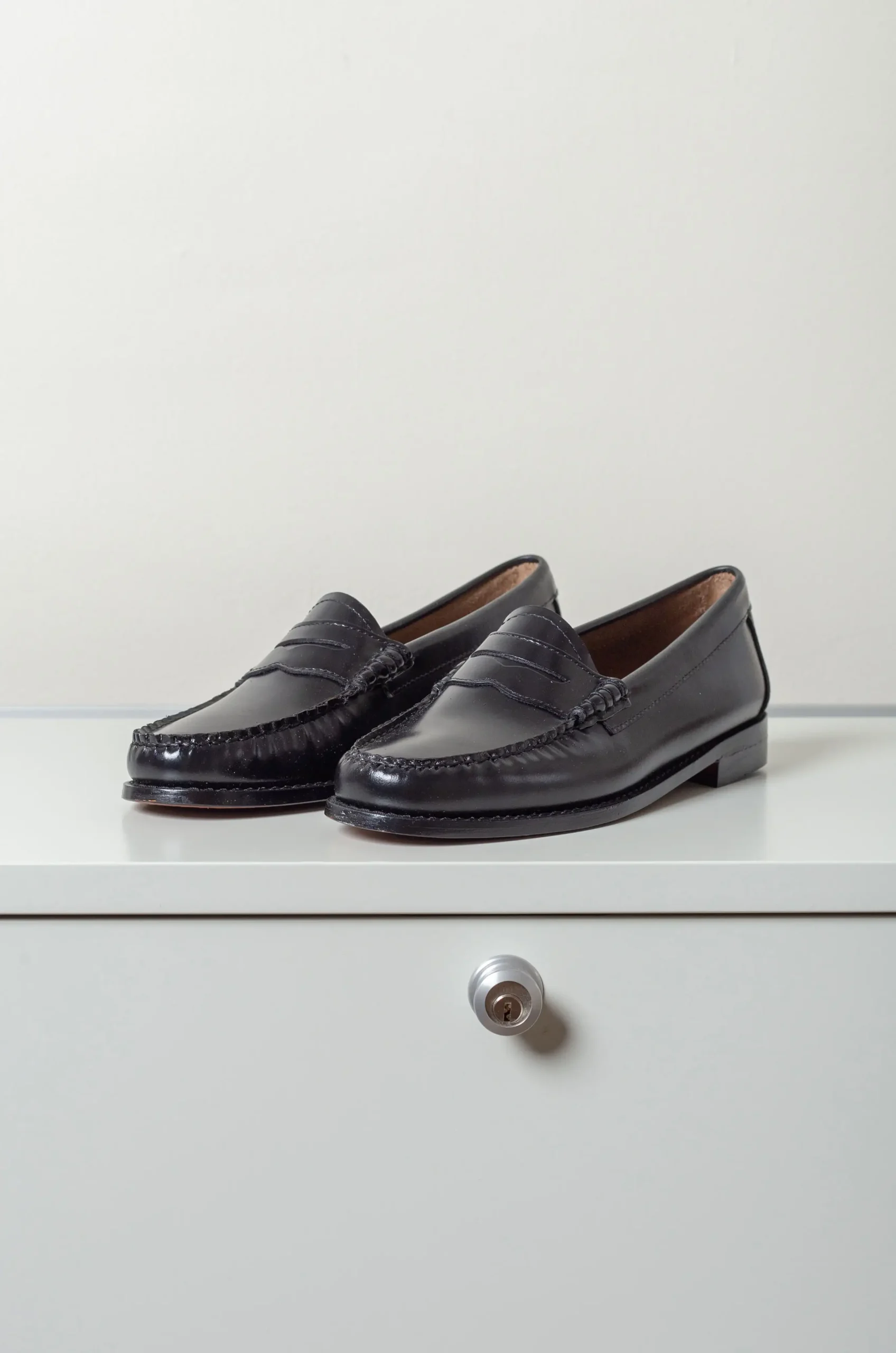 G.H.BASS – Weejuns Penny Loafers – Black Leather 7 G.H.BASS – Weejuns Penny Loafers – Black Leather – Image 5