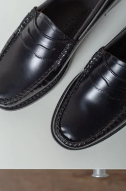 G.H.BASS – Weejuns Penny Loafers – Black Leather 13 G.H.BASS – Weejuns Penny Loafers – Black Leather -Salomon Boutique rdv ghbass 16 scaled 1