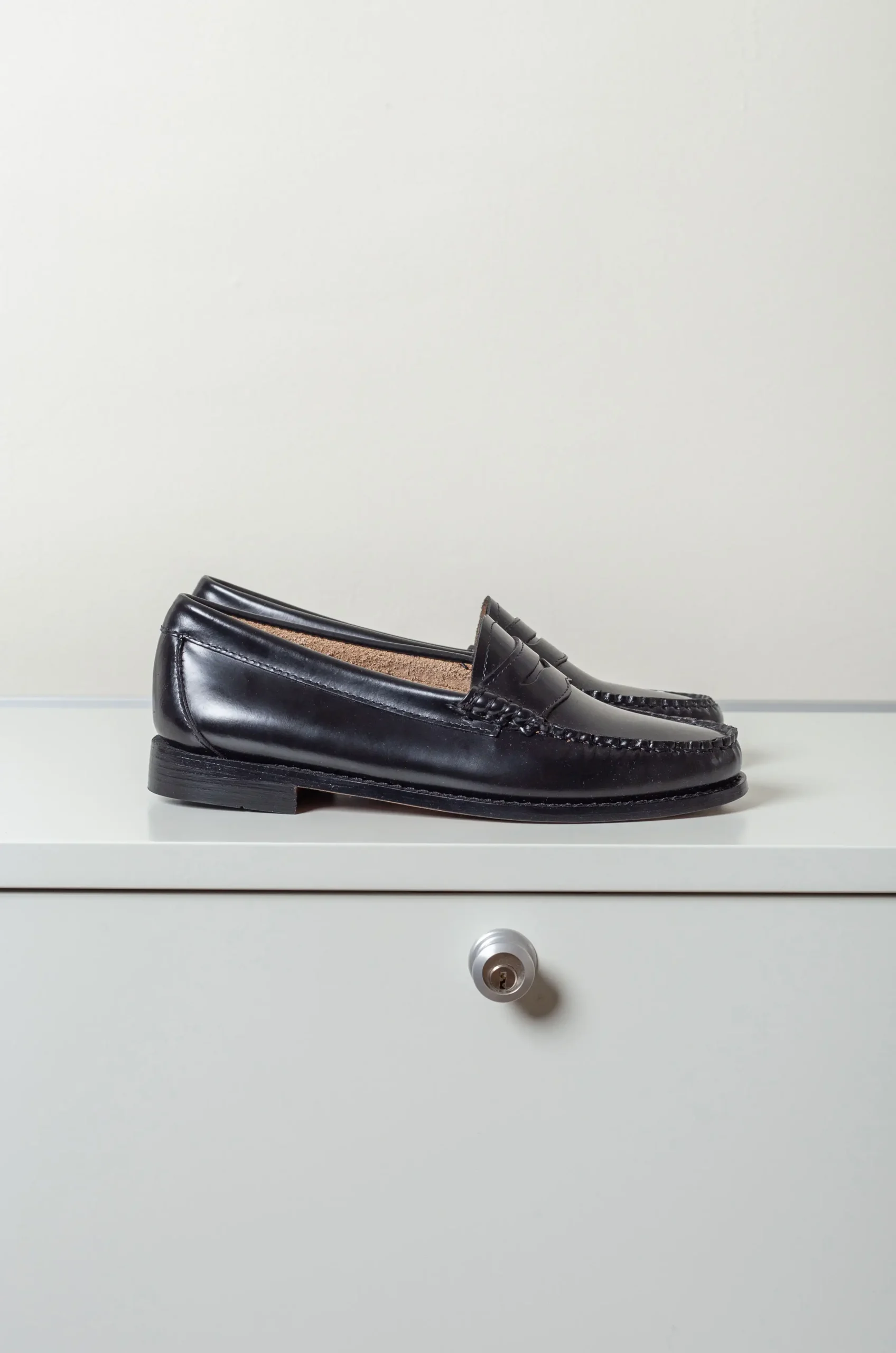 G.H.BASS – Weejuns Penny Loafers – Black Leather 4 G.H.BASS – Weejuns Penny Loafers – Black Leather – Image 2