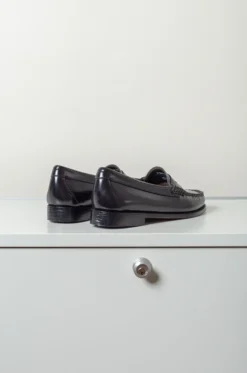 G.H.BASS – Weejuns Penny Loafers – Black Leather 11 G.H.BASS – Weejuns Penny Loafers – Black Leather -Salomon Boutique rdv ghbass 18 scaled 1