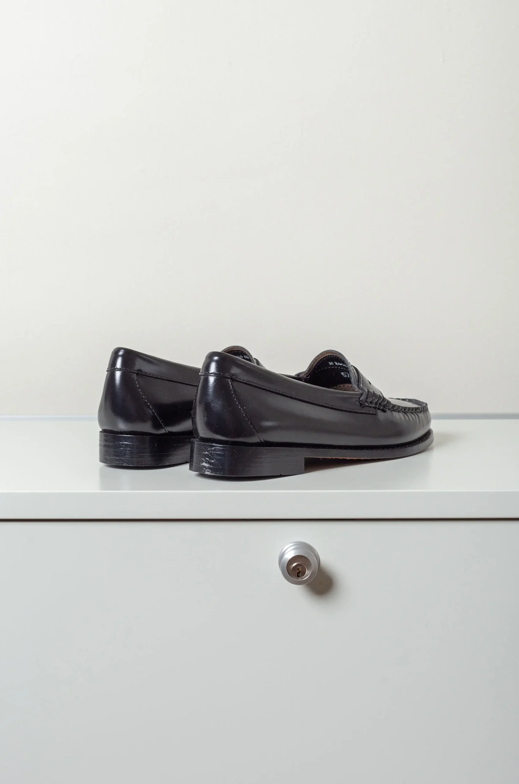 G.H.BASS – Weejuns Penny Loafers – Black Leather 6 G.H.BASS – Weejuns Penny Loafers – Black Leather – Image 4