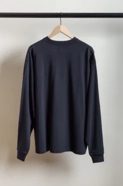 Handvaerk – Crewneck Tee L/S – Black 9 Handvaerk – Crewneck Tee L/S – Black -Salomon Boutique rdv handvaerk 12 scaled 1