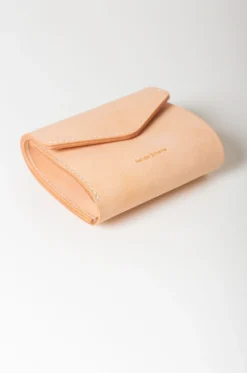 Hender Scheme – Wallet OL-RC-FLW – Natural 8 Hender Scheme – Wallet OL-RC-FLW – Natural -Salomon Boutique rdv hender scheme 147 scaled 1