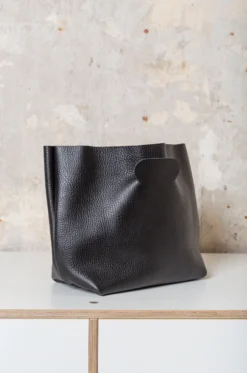 Hender Scheme – Bag MJ-RB-NEM – Black -Salomon Boutique rdv hender scheme 27 scaled 1