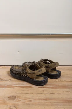 Keen – Uneek Men Sandals – Dark Olive/Black -Salomon Boutique rdv keen 05 1 scaled 1
