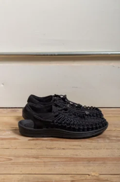 Keen – Uneek Men Sandals – Black/Black -Salomon Boutique rdv keen 11 scaled 1