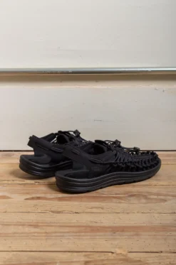 Keen – Uneek Men Sandals – Black/Black -Salomon Boutique rdv keen 12 scaled 1