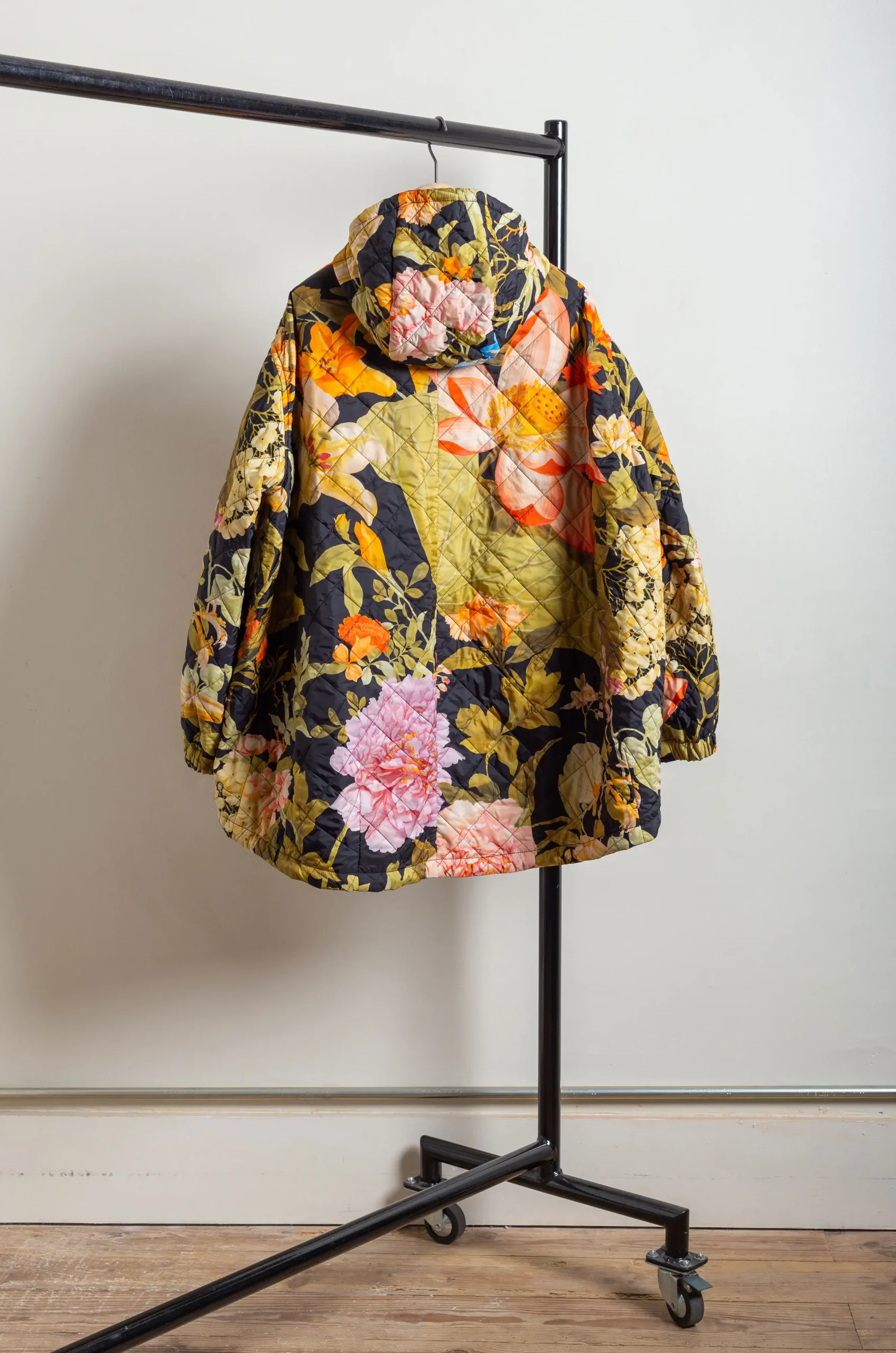 Konrad – Anna Jacket – Botanika Black/Black 5 Konrad – Anna Jacket – Botanika Black/Black – Image 3