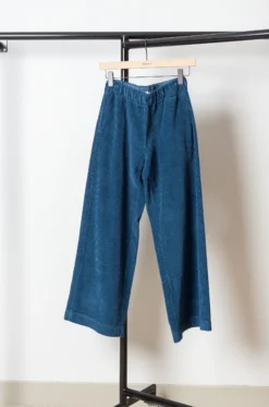 Labo.art – Panta Diana Velluto – Alaska 10 Labo.art – Panta Diana Velluto – Alaska -Salomon Boutique rdv laboart 55 scaled 1