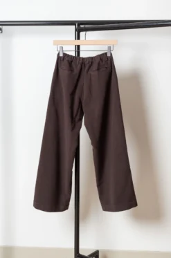 Labo.art – Panta Pandora Tennis – Bark -Salomon Boutique rdv laboart 61 scaled 1