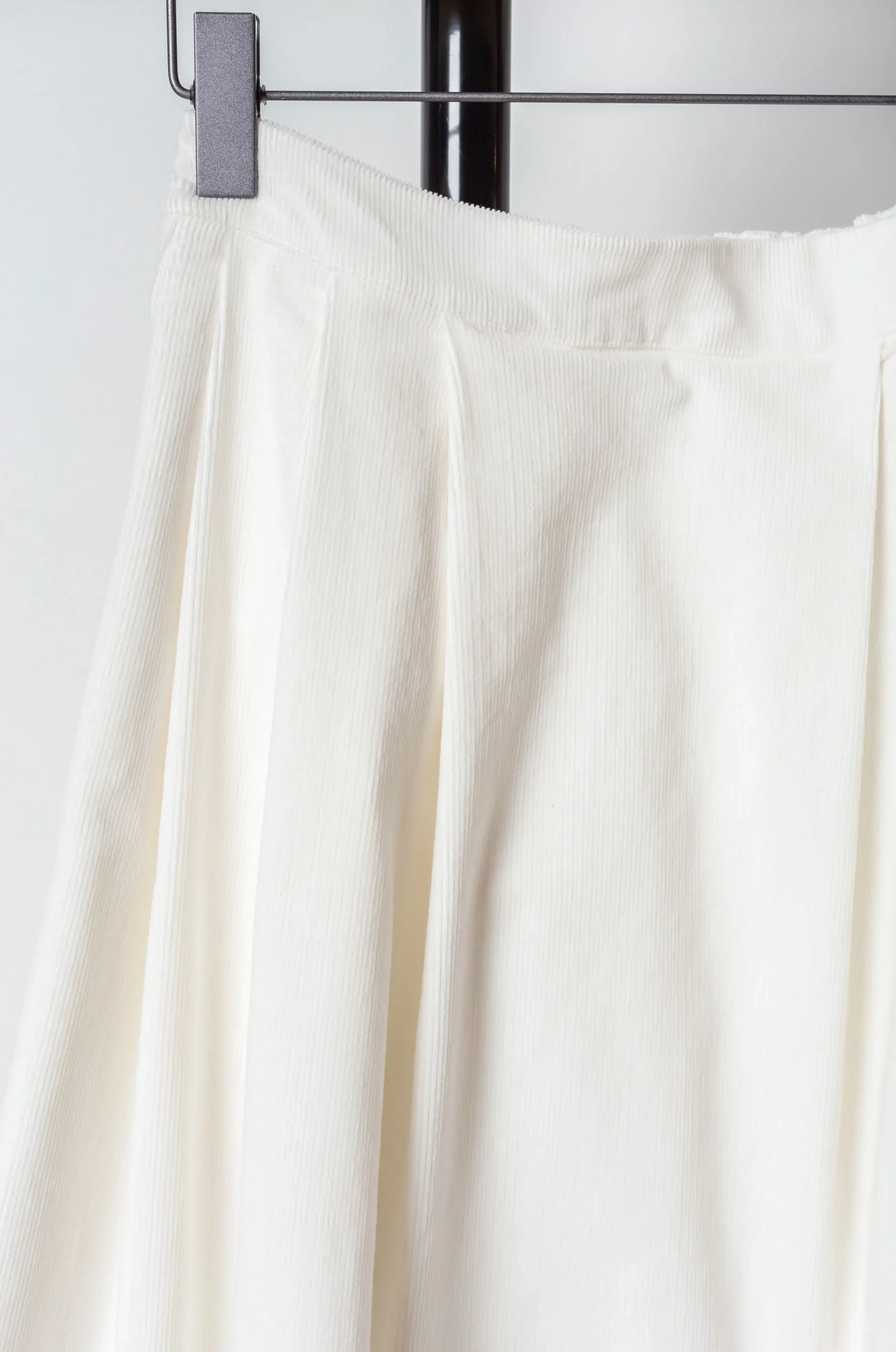 Labo.art – Gonna Maso Sarca – Winter White 6 Labo.art – Gonna Maso Sarca – Winter White – Image 4