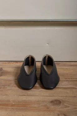 Le Monde Béryl – Luna Slipper Leather – Black -Salomon Boutique rdv lemonde 12 scaled 1