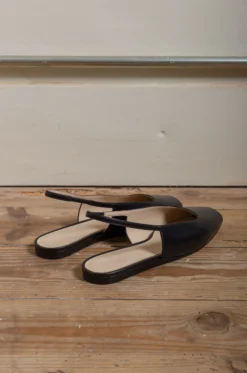 Le Monde Béryl – Flat Sling Back Leather – Black -Salomon Boutique rdv lemonde 25 scaled 1