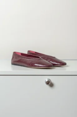 Le Monde Béryl – Luna Slipper Naplack – Aubergine -Salomon Boutique rdv lemondeberyl 07 scaled 1