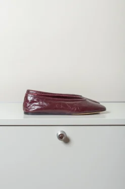 Le Monde Béryl – Luna Slipper Naplack – Aubergine -Salomon Boutique rdv lemondeberyl 08 scaled 1