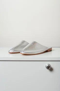 Martiniano – Mule Flat Shoes – Silver 11 Martiniano – Mule Flat Shoes – Silver -Salomon Boutique rdv martiniano 08 scaled 1