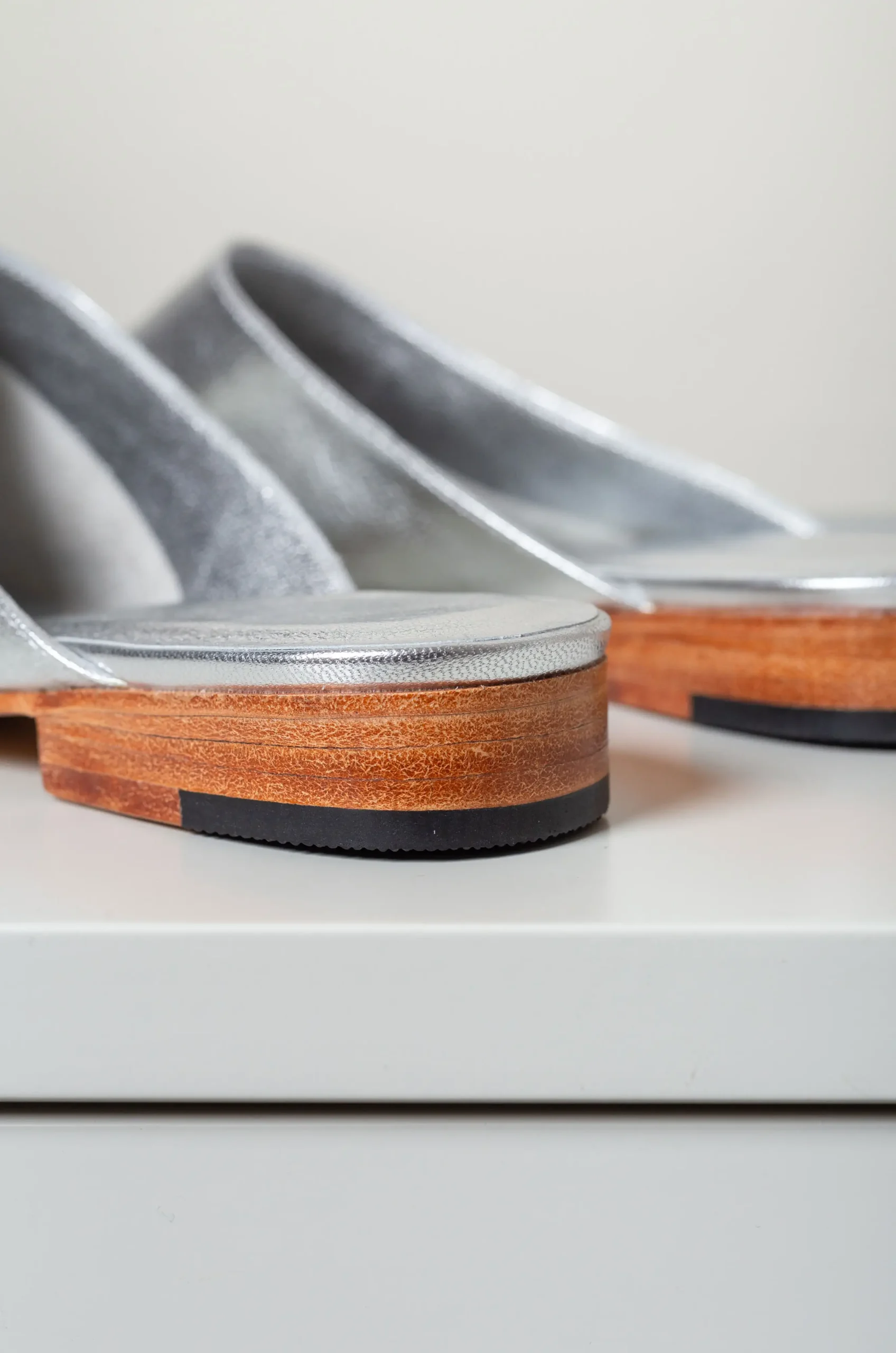 Martiniano – Mule Flat Shoes – Silver 8 Martiniano – Mule Flat Shoes – Silver – Image 6