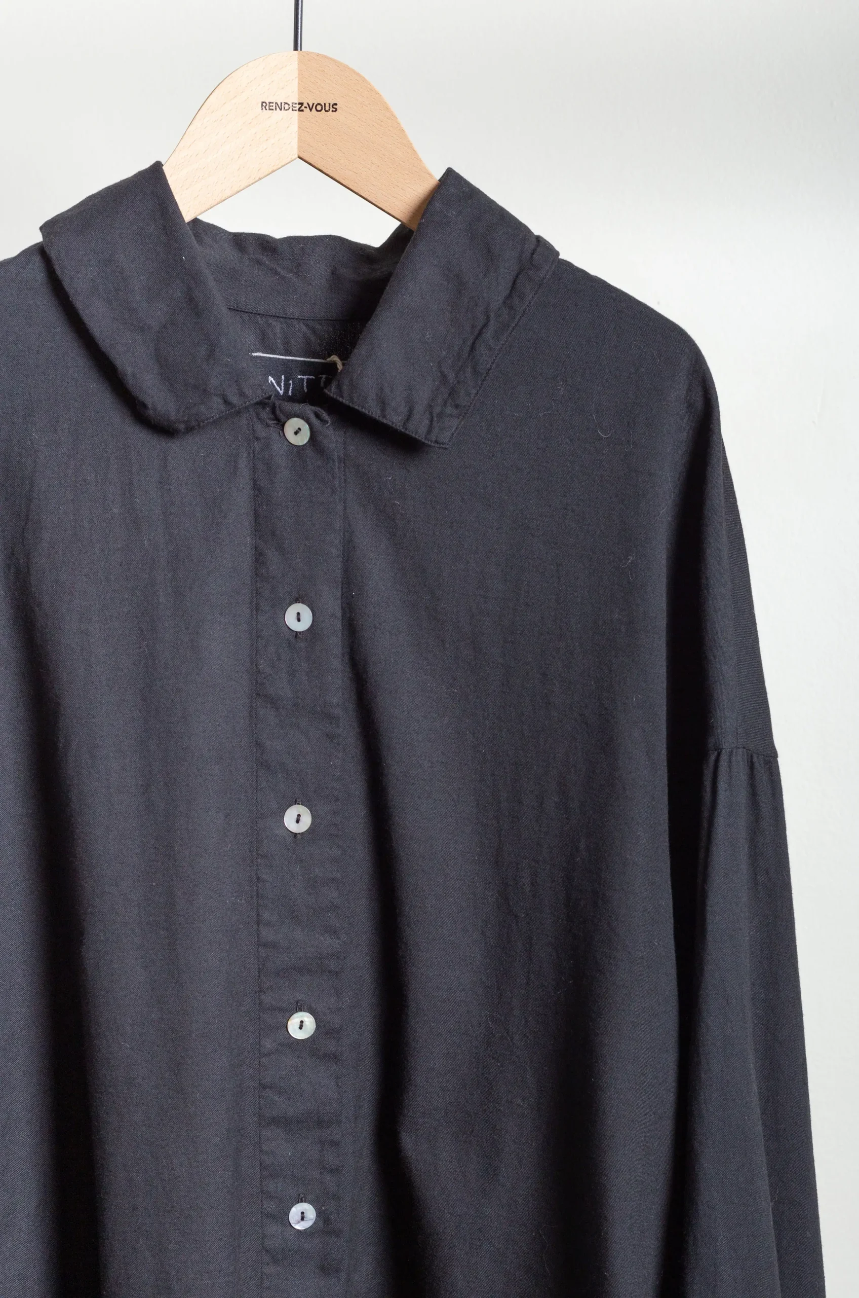 NITTO – CLAUDIA Shirt – Black 6 NITTO – CLAUDIA Shirt – Black – Image 4