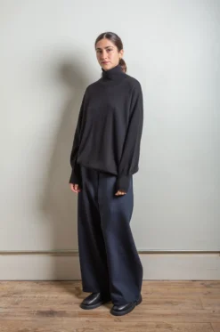 OYUNA – Knitted Oversized High Neck Sweater – KOTTO Black