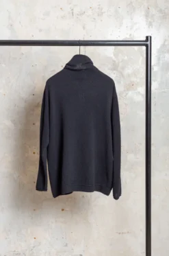 Pas De Calais – Turtleneck Knit Pullover 13-40-2500- Black 13 Pas De Calais – Turtleneck Knit Pullover 13-40-2500- Black -Salomon Boutique rdv pas de calais 23 scaled 1