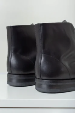 Lady White X Phigvel – Aviator Zip Boots – Black 13 Lady White X Phigvel – Aviator Zip Boots – Black -Salomon Boutique rdv phigvel markers 21 scaled 1