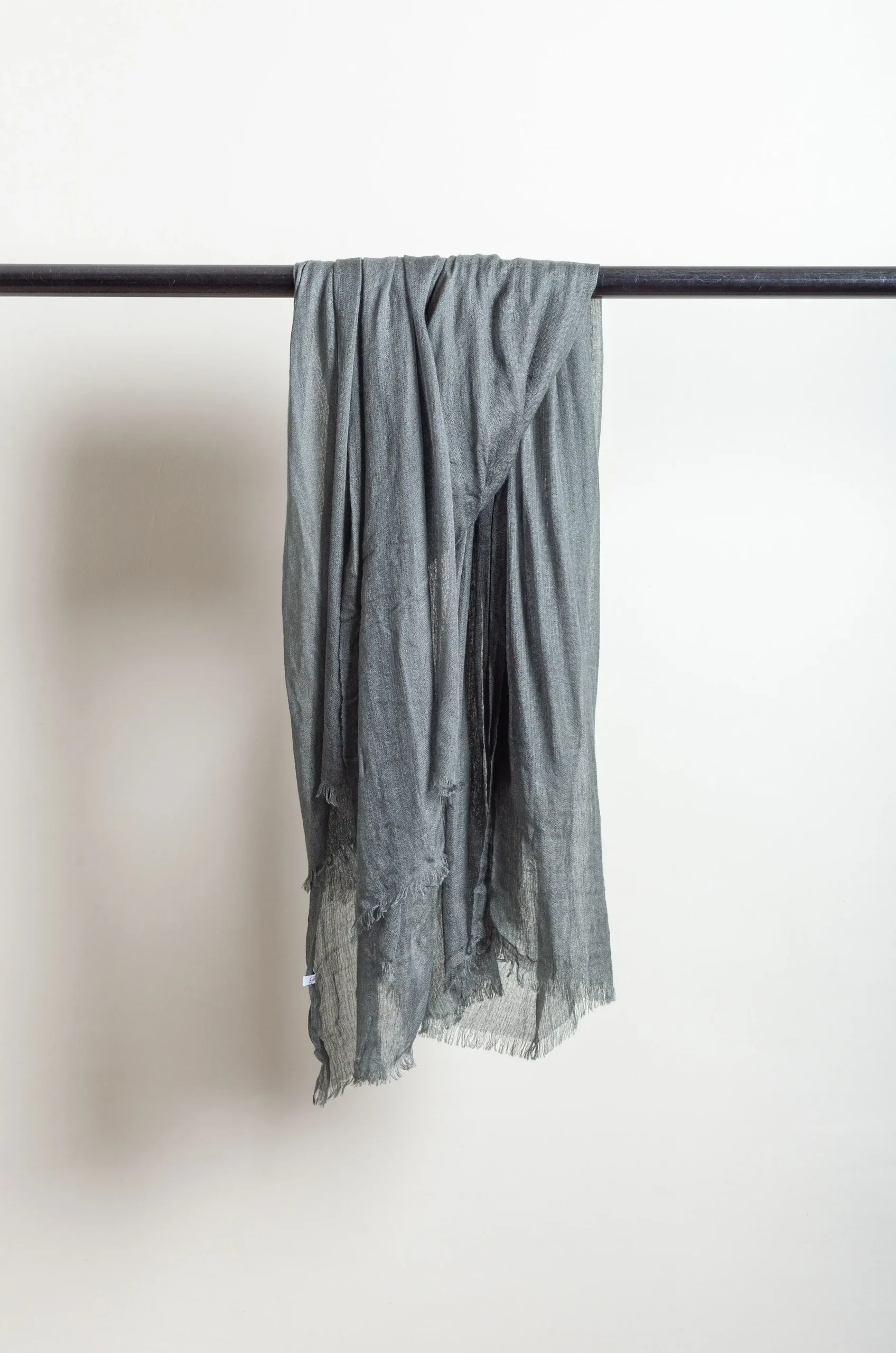 Pin 1876 – Plain Stole 5928/114 – 0009 4 Pin 1876 – Plain Stole 5928/114 – 0009 – Image 2