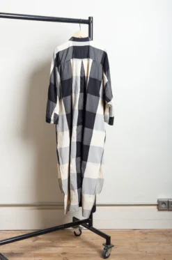 Quitan – AO DAI Long Shirt 4250020 – Ging 10 Quitan – AO DAI Long Shirt 4250020 – Ging -Salomon Boutique rdv quitan 23 scaled 1