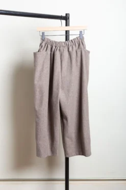 Quitan – Niwashi Gotto Wide Pants 4240007 – Ging -Salomon Boutique rdv quitan 40 scaled 1